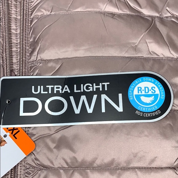 Aventure Women’s Down Jacket, Lightweight, 650 Fill Power - Picture 10 of 13